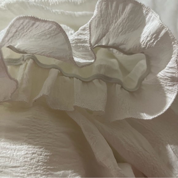 White Lightweight Off the Shoulder Crop Top with Adjustable Ruching NWOT - Picture 10 of 13